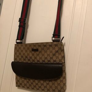Gucci cross body bag/shoulder